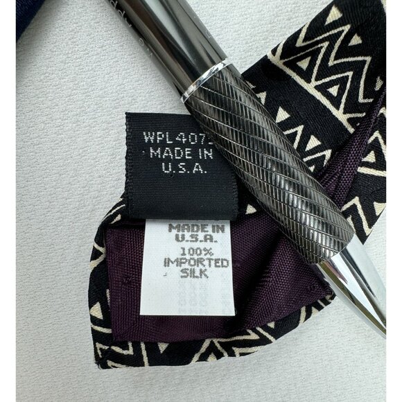 Oscar De La Renta Mens Tie Blue Tan 100% Silk USA Geometric 4 in x 58 in Long - Picture 9 of 9